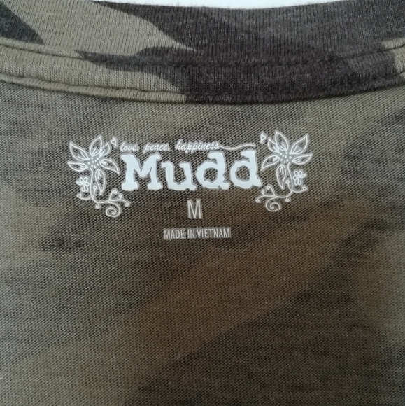 Mudd NWOT V-neck  T-shirt , size M - Picture 8 of 8
